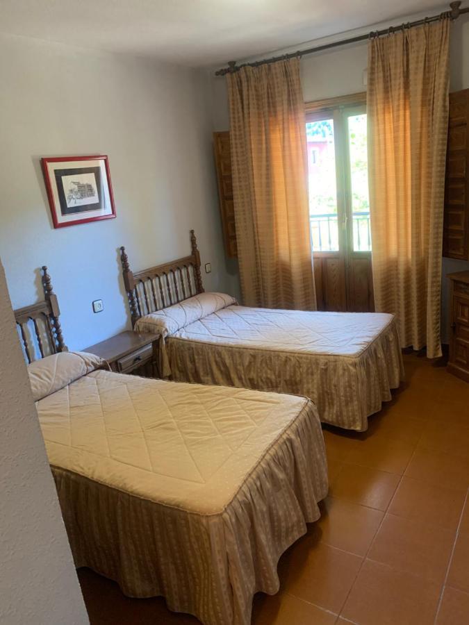 Hotel Restaurante Rio Cuervo Vega del Cadorno Kültér fotó