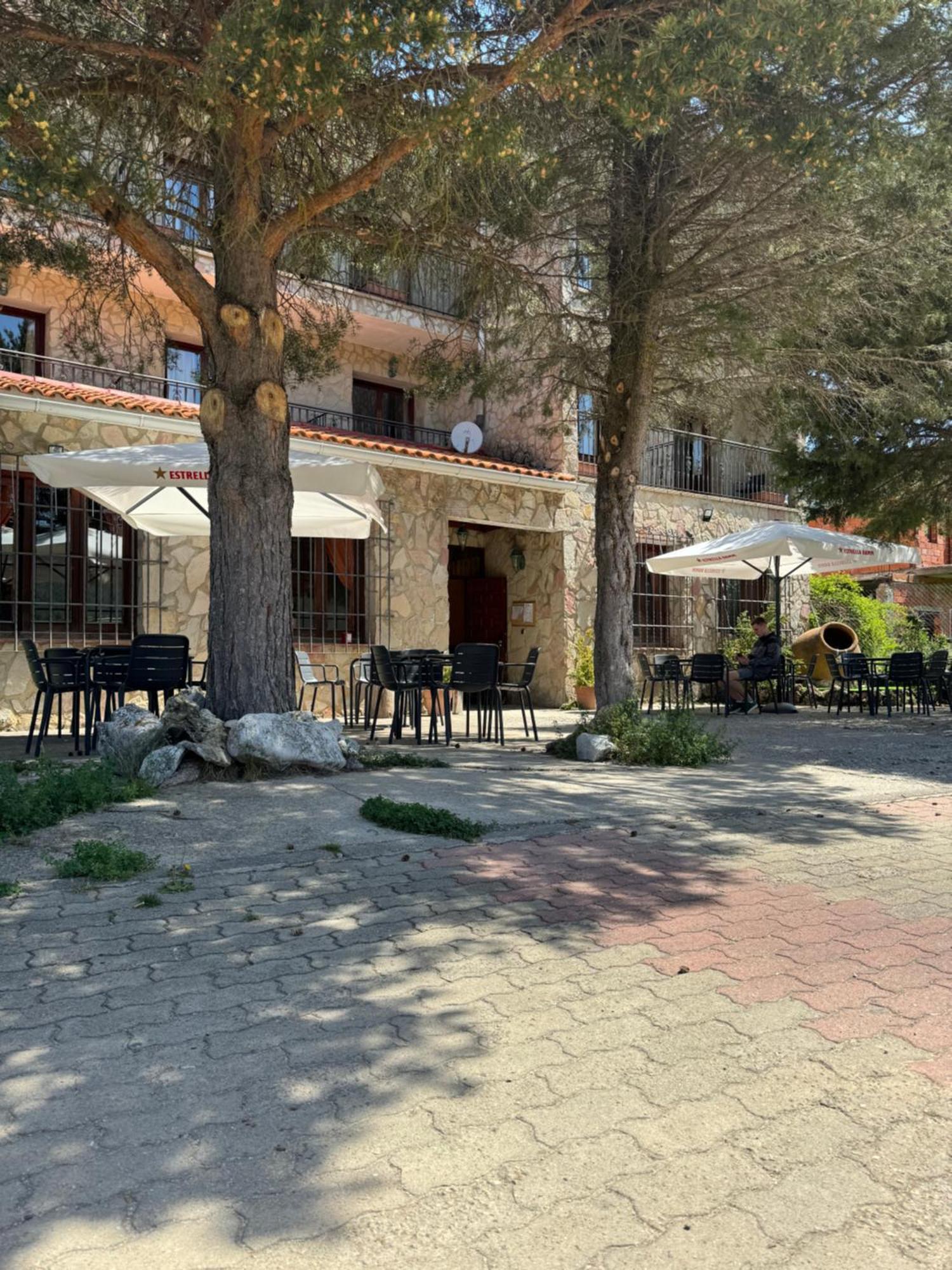 Hotel Restaurante Rio Cuervo Vega del Cadorno Kültér fotó