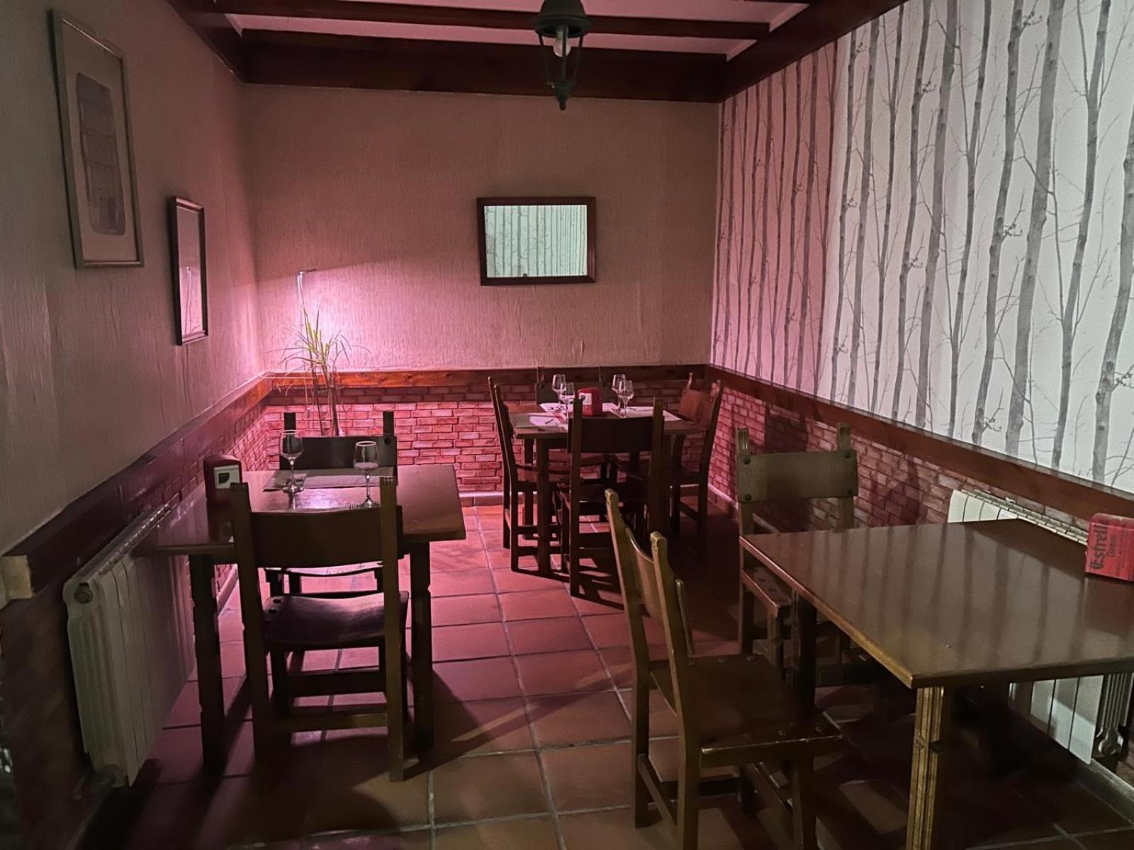 Hotel Restaurante Rio Cuervo Vega del Cadorno Kültér fotó