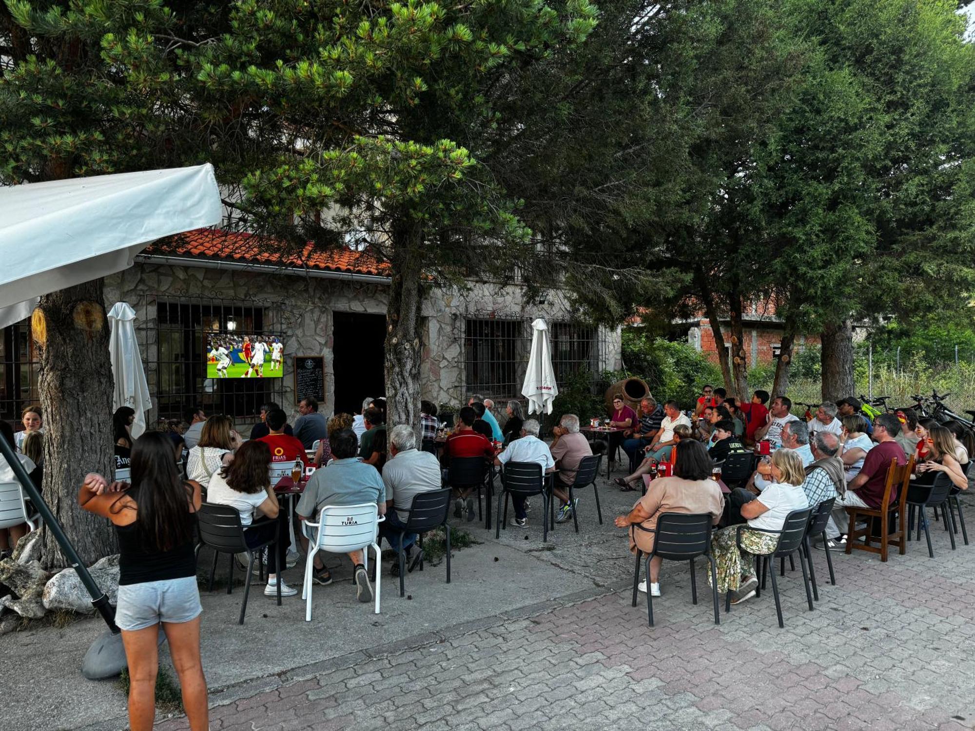 Hotel Restaurante Rio Cuervo Vega del Cadorno Kültér fotó
